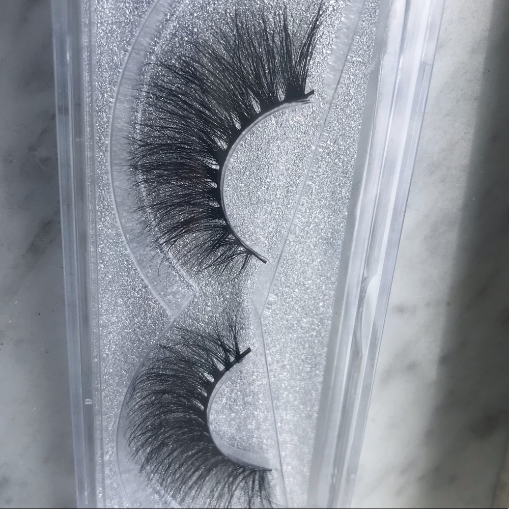 Eyelashes - Picture 3 of 3